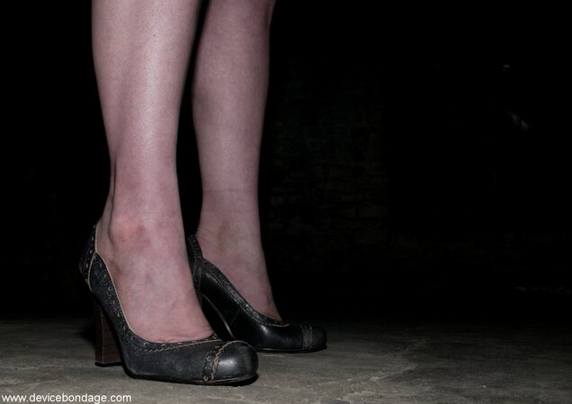 Tramp stamp subby whore is going to get ruined today in HQ