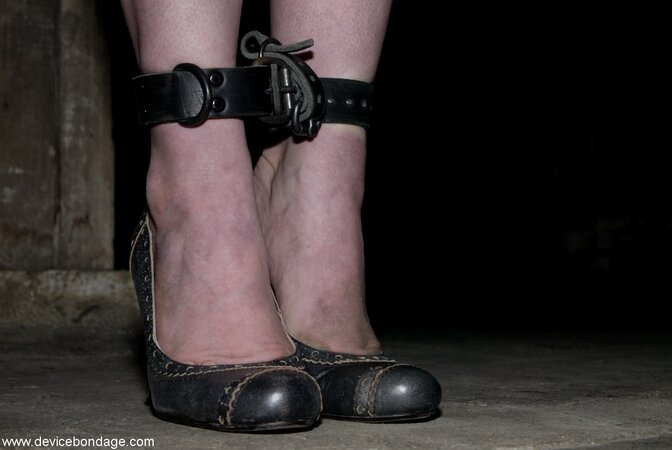 Tramp stamp subby whore is going to get ruined today in HQ