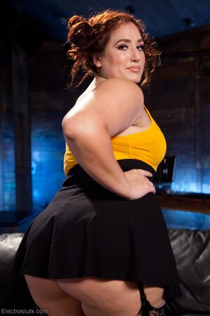 BBW Mimosa needs hard cock up her tight snatch even a fake one