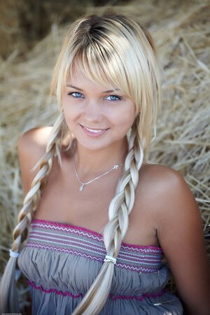 I can almost feel her pleasure as she shows off big time