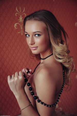 Nylon super hottie Amy Moore wants more of your attention