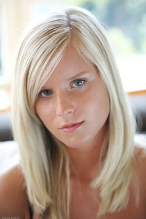 Big boobs blonde Marry Queen will dominate your sexual fantasies