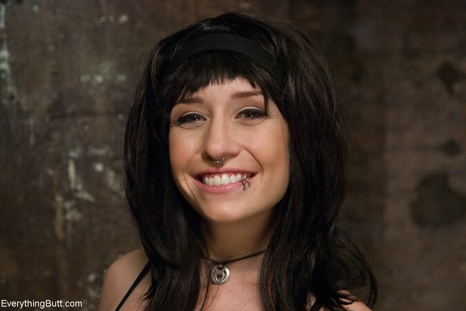 Good looking women are about to do some dirty stuff in HQ