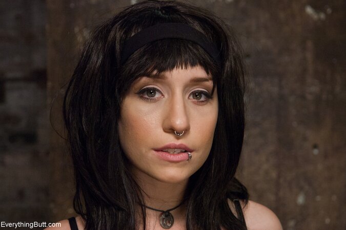 Good looking women are about to do some dirty stuff in HQ