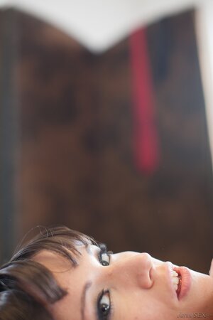 Brunette has her sweet pussy kissed and penetrated on cam