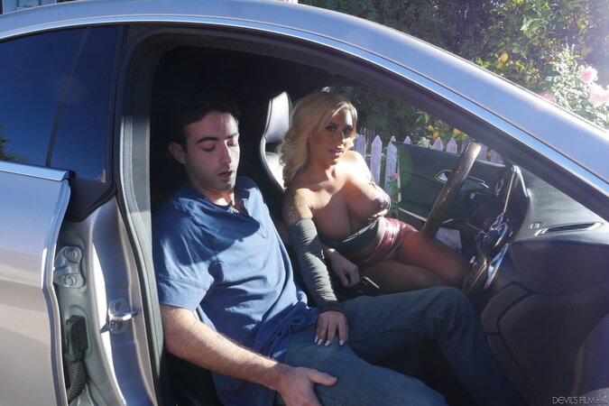 Big boobs blondie bouncing on hard dick to get him off in public