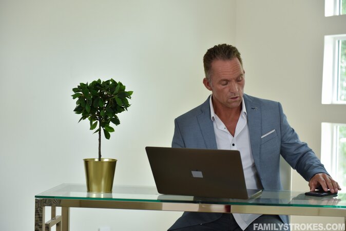 Sparkling seduction and passionate loving with a brunette hoe