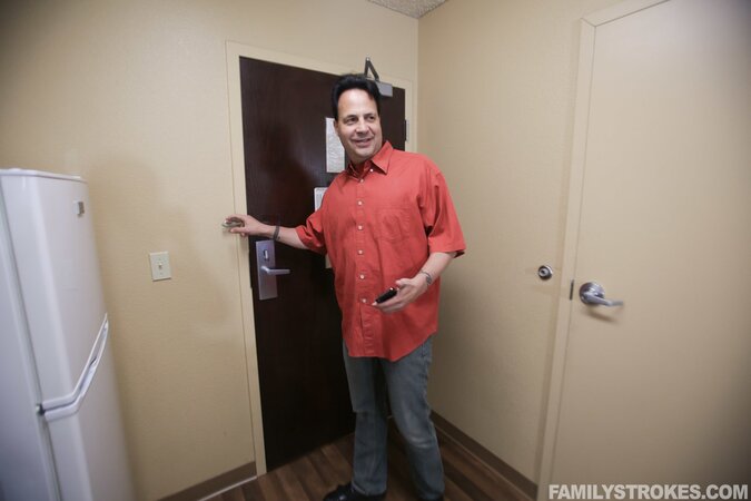 Judy Jolie is going to show her tight holes prior to sex