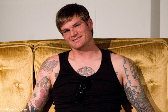 Hot brunette showing her hairy pussy and getting licked too