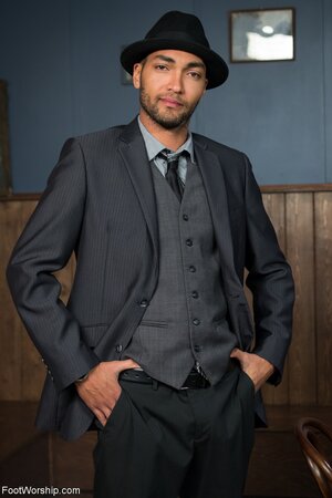 Vintage beauty Chanel Preston showing her perfect feet in HQ