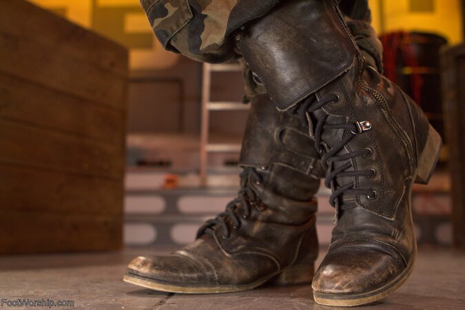 Army girl with sexy feet and firm ass looks incredible as well