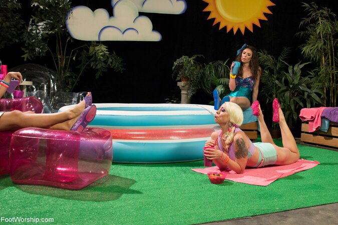 COlorful experience featuring playful foot fetish lesbians