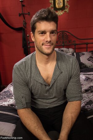 Everyone is into sucking toes when the feet are THAT hot