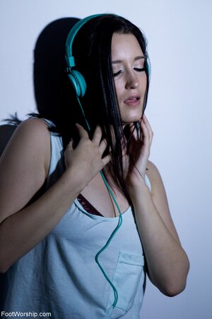 Crazy gallery showing very attractive foot fetish babes