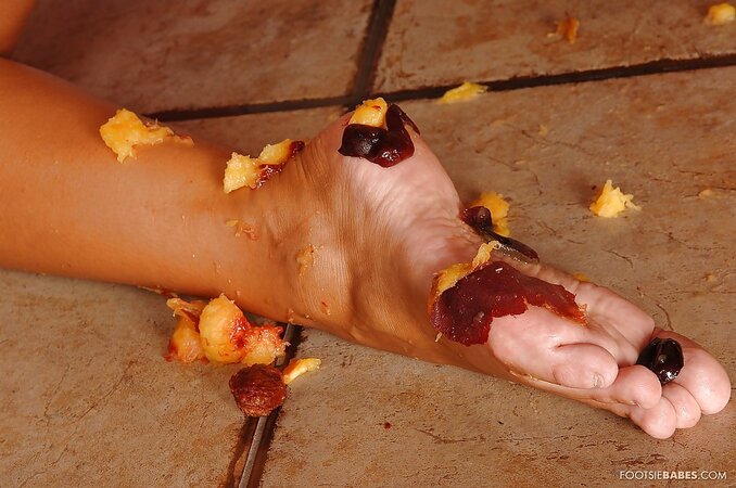 Even in foot fetish, her inherent attractiveness remains intact