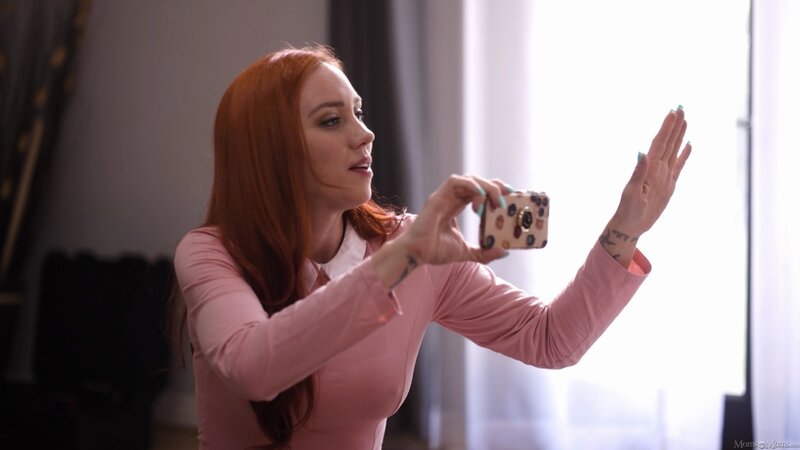 Foursome scene showing pussy rubbing and lots of fingering