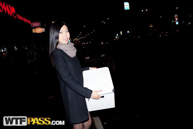 Asian girl Yiki is going to get fucked orally with pleasure