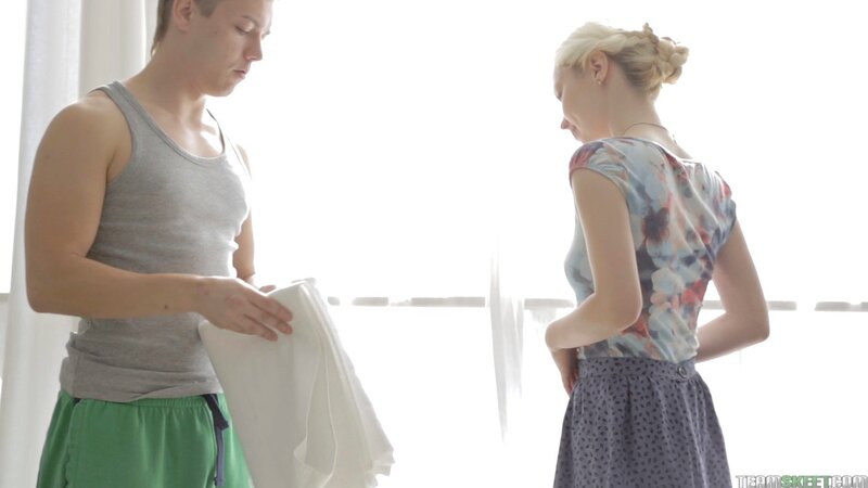 She impales her throat on a firm cock, she slobbers up a bunch