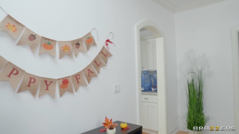 Black BBW lesbians Destiny Mira, Gogo Fukme, and Paris The Muse having fun