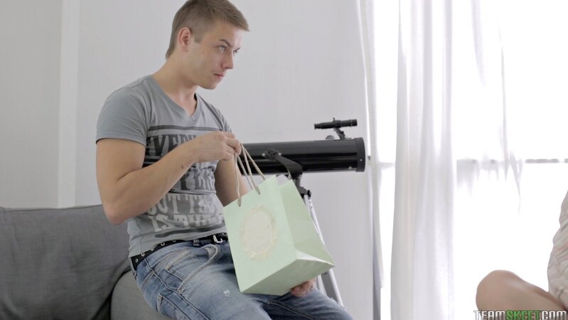 Eva's boyfriend gives her a doggystyle birthday gift