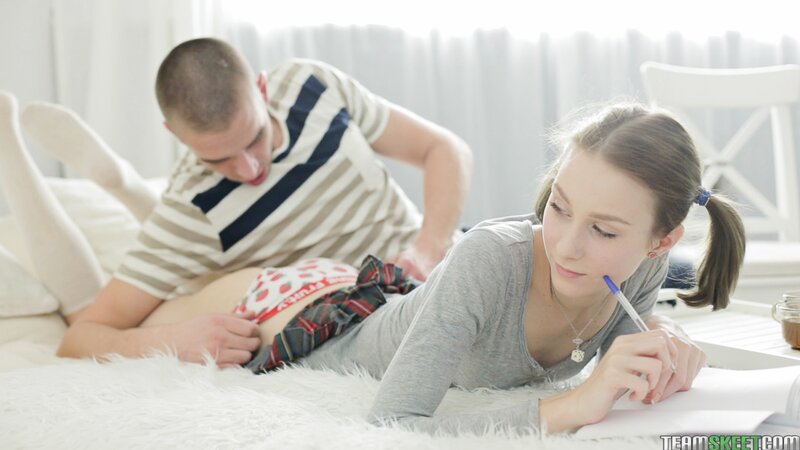 Serpente Edita trades books for a sex with Alexander