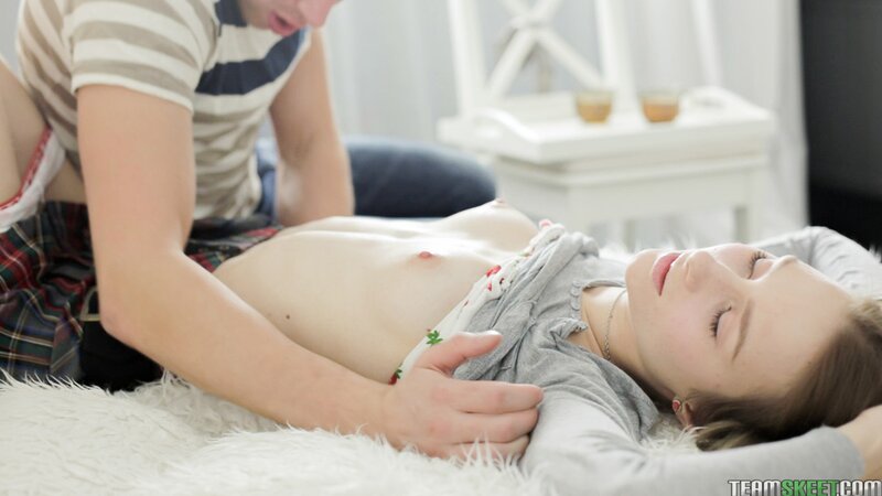 Serpente Edita trades books for a sex with Alexander