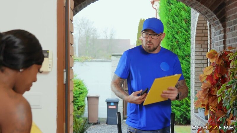 Ebony Mystique enjoys interracial fucking in the kitchen with white guy Jordi