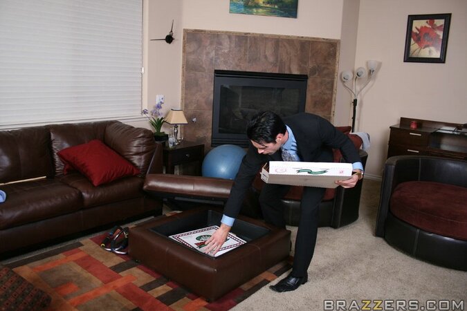 Hot MILF Austin Kincaid fucks the butler while her husband is away