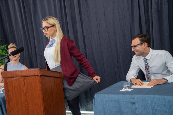 Abella Danger and Kit Mercer explore each other bodies