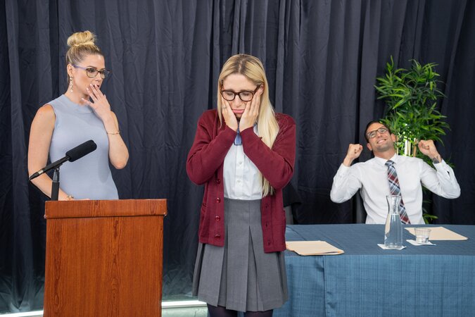 Abella Danger and Kit Mercer explore each other bodies