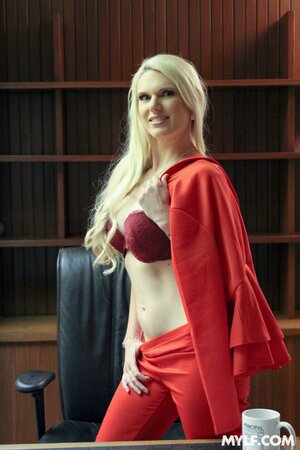 Blonde MILF Sydny Davis strips and gets dicked from behind by Filthy Rich