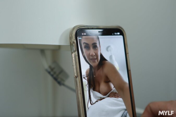 Miss Raquel takes a cumshot from Johnny The Kid