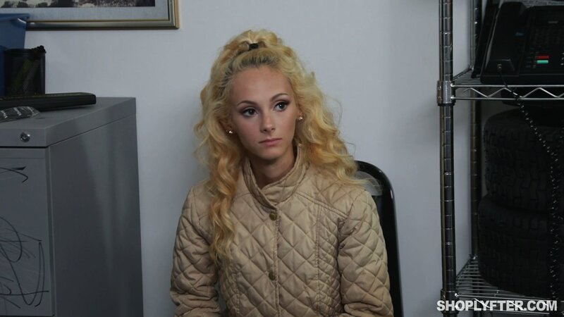 Sadie Hartz takes a cumshot from Peter Green