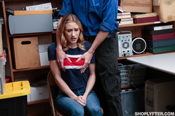 Wrex Oliver gives Kasey Miller a hard fuck