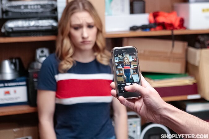 Wrex Oliver gives Kasey Miller a hard fuck