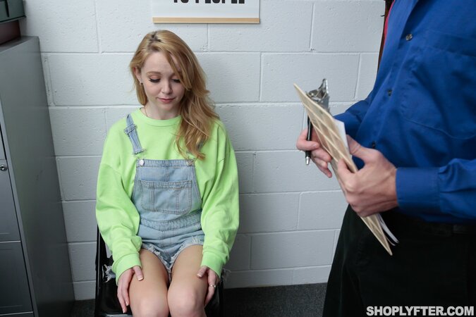 Skinny Nikole Nash gets a hardcore pounding by Jack Vegas