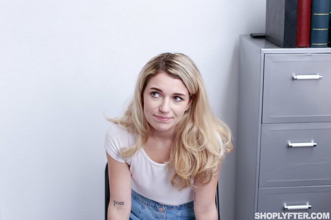 Tommy Gunn fucks blonde shoplifter Abby Adams