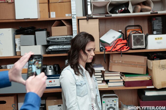 Jack Vegas fucks and sprays cum on petite Alex More