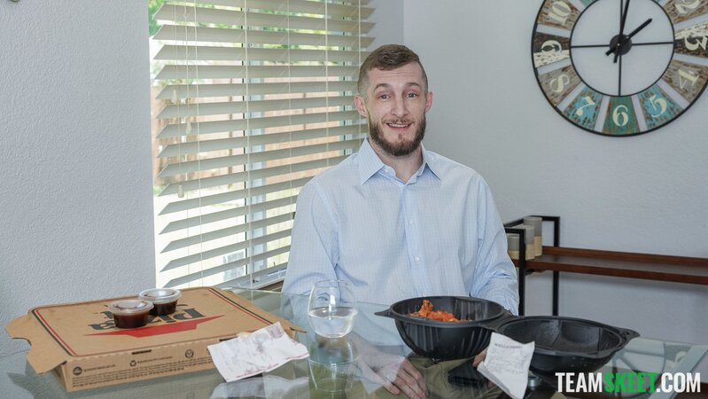 Curvy Latina teen Binky Beaz enjoys sex with a hung stud Brick Danger