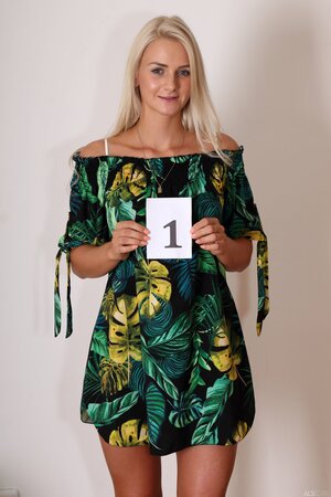 Sexy teen Katy Sky reveals her curved body