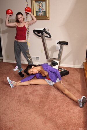 Amia Moretti and Leighlani Red working out and have oral sex