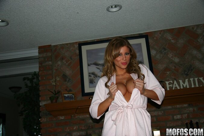 Irresistible busty mom throws off her morning gown to take foamy bath