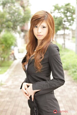 Pure Japanese elegance Rina Kikukawa looks hot even without taking clothes off