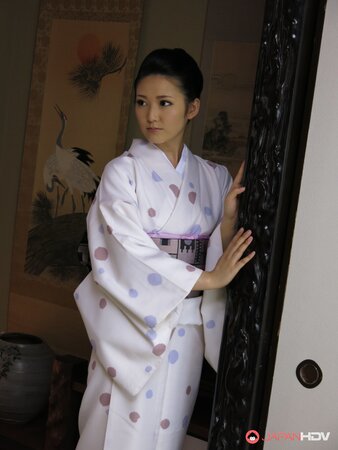 Japanese babe Yui Watanabe gets orally pleased and blacked