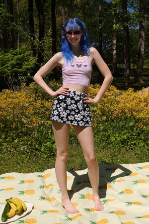 Aubrey Ansel shows off her shaved pussy in ALS Scan pics