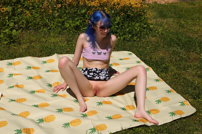 Aubrey Ansel shows off her shaved pussy in ALS Scan pics