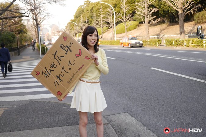 Shiori Yamate reveals her hot breasts and sucks a cock in a car