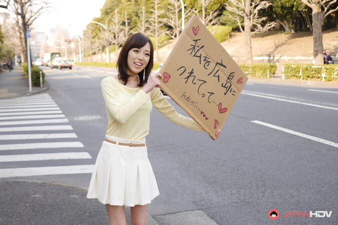 Shiori Yamate reveals her hot breasts and sucks a cock in a car