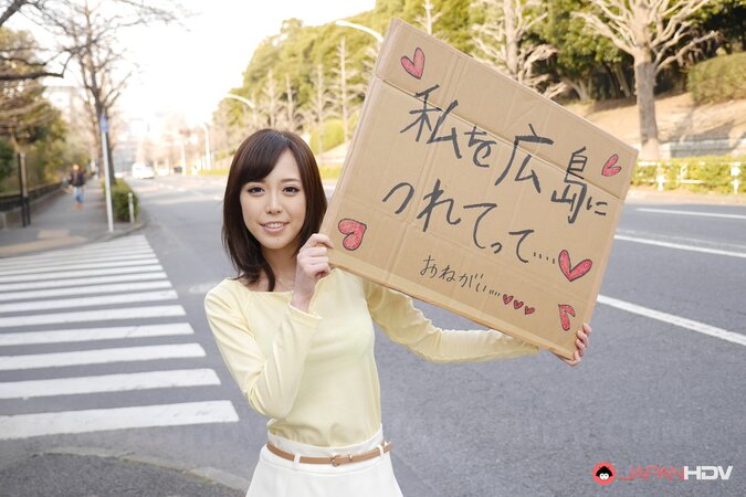 Shiori Yamate reveals her hot breasts and sucks a cock in a car