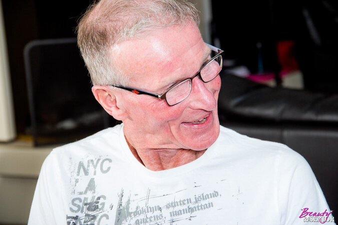 Young redhead Minnie Manga pleasures two old men in a hot threesome